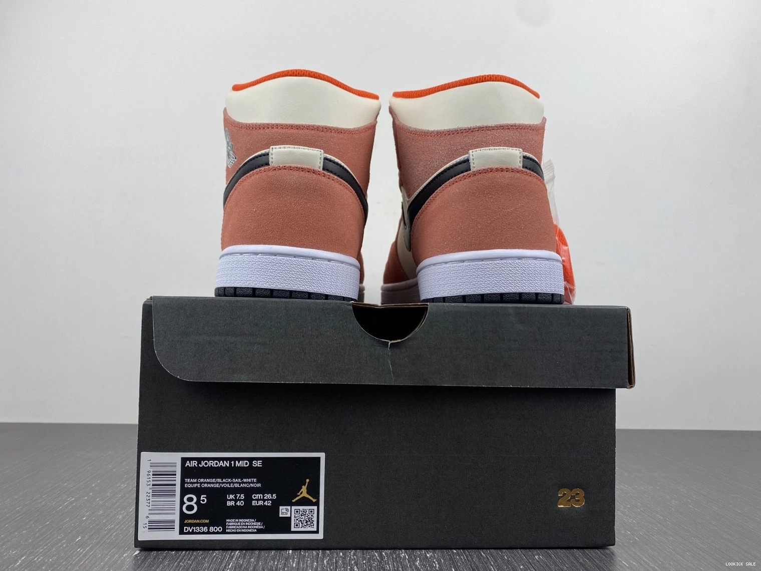 Reps Jordan DV1336-800 (GS) Mid SE Orange Suede - 1 0517
